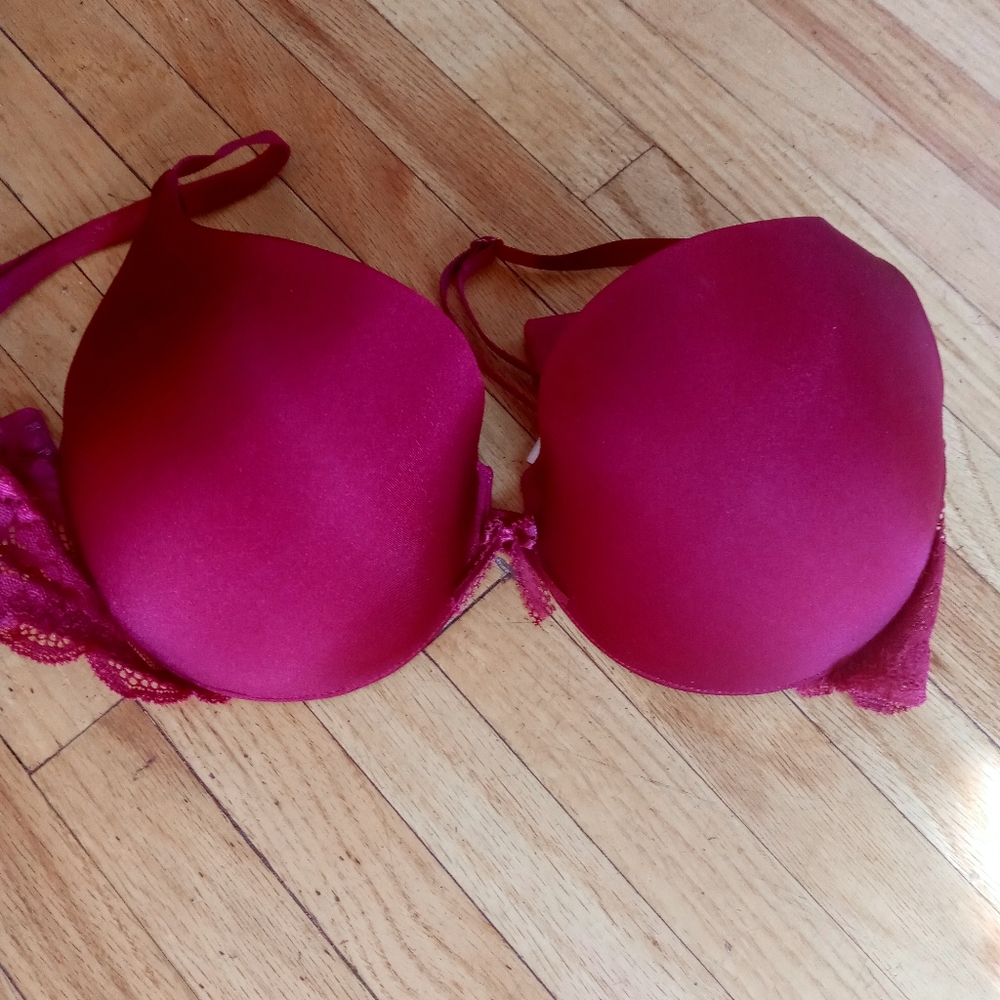 Victoria's Secret 34D push-up bra